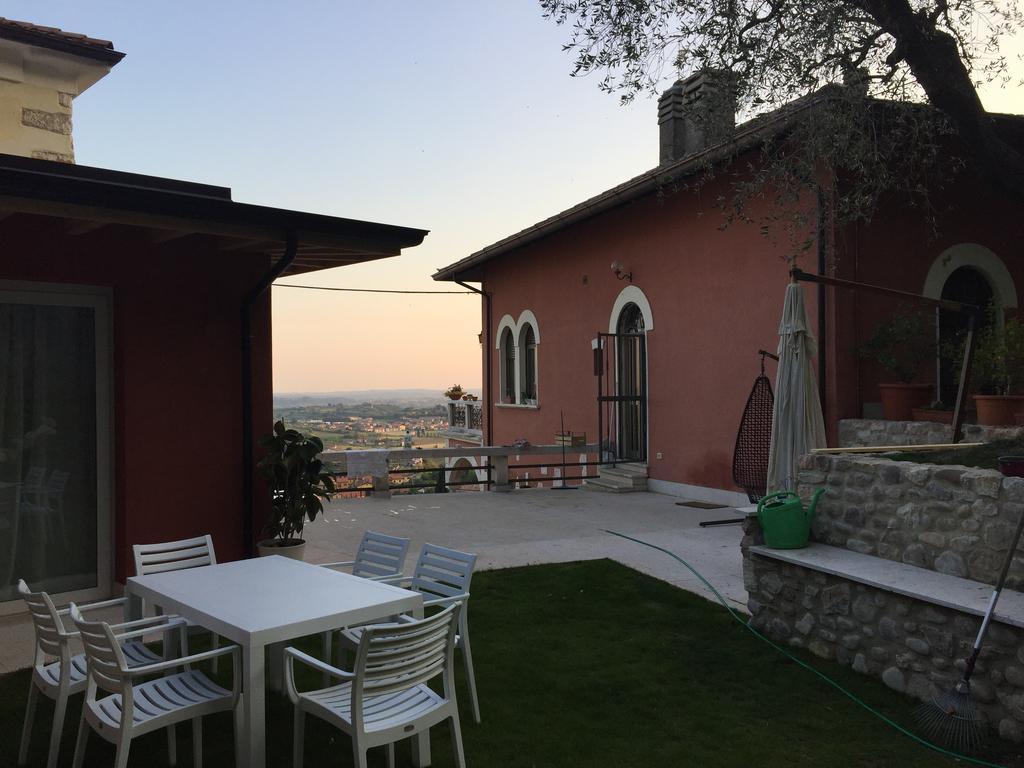 קאבאיון ורונסה Villa Rossa מראה חיצוני תמונה